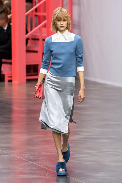 Look 46